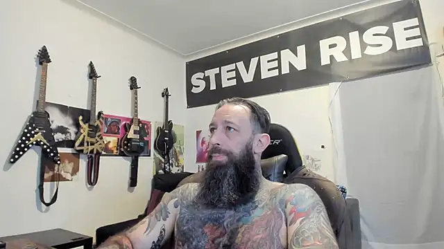 Snapshot of StevenRiseNYC chatting on 04-27-26, 11:30 StevenRiseNYC online show from 04-27-26, 11:30