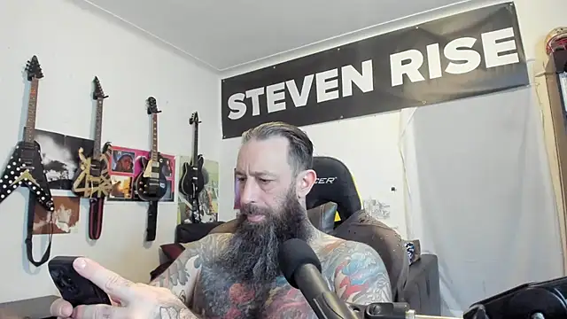 Snapshot of StevenRiseNYC chatting on 04-29-26, 01:26 StevenRiseNYC online show from 04-29-26, 01:26