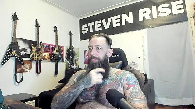 Snapshot of StevenRiseNYC chatting on 04-19-26, 11:44 StevenRiseNYC online show from 04-19-26, 11:44