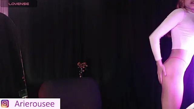 Snapshot of arie_rousee_sub chatting on 09-23-25, 12:50 arie rousee sub online show from 09-23-25, 12:50
