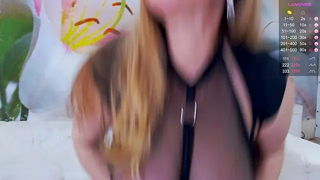 Snapshot of Lilly_Diaz chatting on 03-27-26, 08:26 Lilly Diaz online show from 03-27-26, 08:26