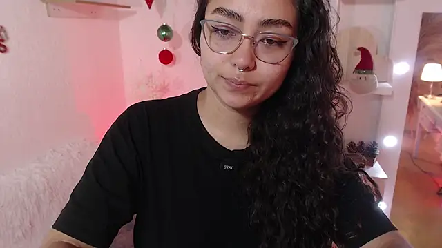  Kim  M online show from 12-20-25, 01:03