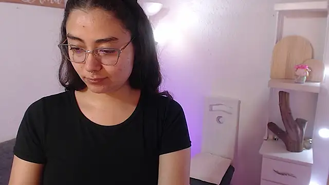  Kim  M online show from 11-18-25, 03:15