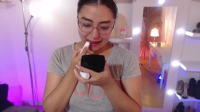  Kim  M online show from 11-24-25, 12:38