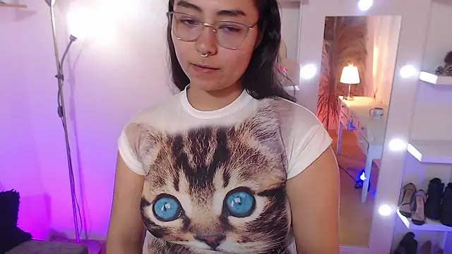  Kim  M online show from 11-23-25, 06:51