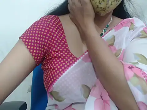 Lovely Siri 23 online show from 10-28-25, 04:57