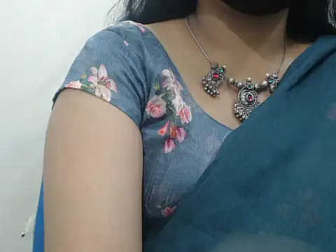 Lovely Siri 23 online show from 06-16-26, 04:40