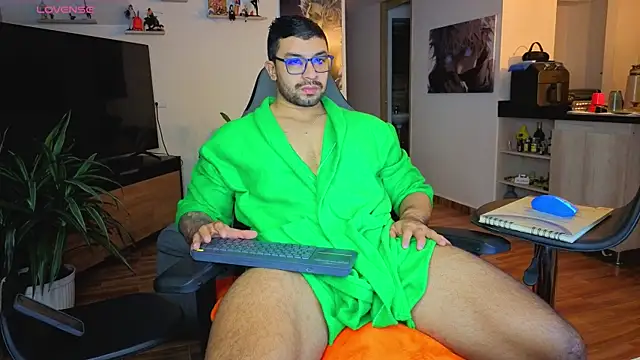 Michael Diamond online show from 11-17-25, 01:53