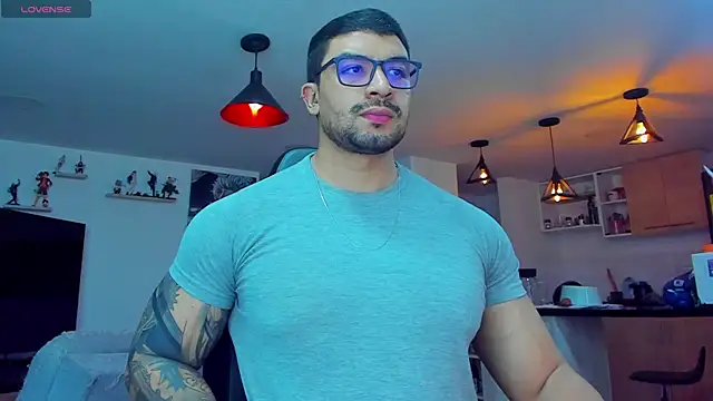 Snapshot of Michael_Diamond chatting on 02-15-25, 02:26 Michael Diamond online show from 02-15-25, 02:26