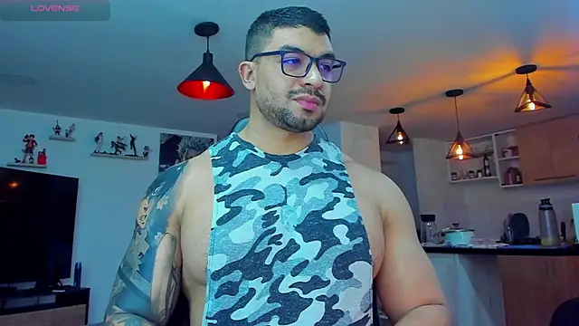 Snapshot of Michael_Diamond chatting on 03-04-25, 02:38 Michael Diamond online show from 03-04-25, 02:38