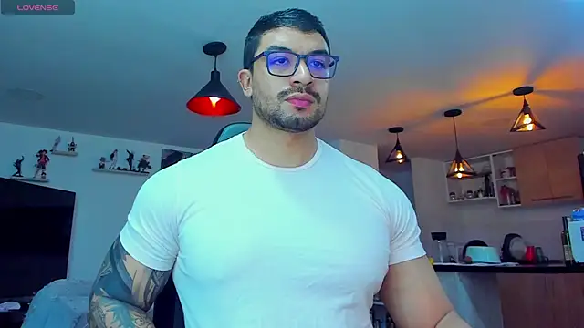 Snapshot of Michael_Diamond chatting on 02-18-25, 02:38 Michael Diamond online show from 02-18-25, 02:38