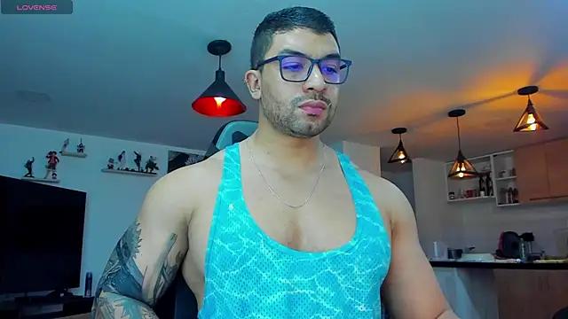 Snapshot of Michael_Diamond chatting on 02-04-25, 02:39 Michael Diamond online show from 02-04-25, 02:39
