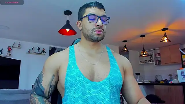 Snapshot of Michael_Diamond chatting on 02-08-25, 03:31 Michael Diamond online show from 02-08-25, 03:31