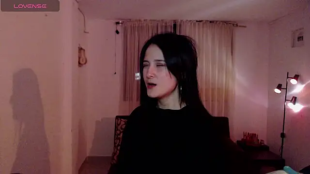 Snapshot of AlissonnFoxx chatting on 09-21-25, 05:01 AlissonnFoxx online show from 09-21-25, 05:01