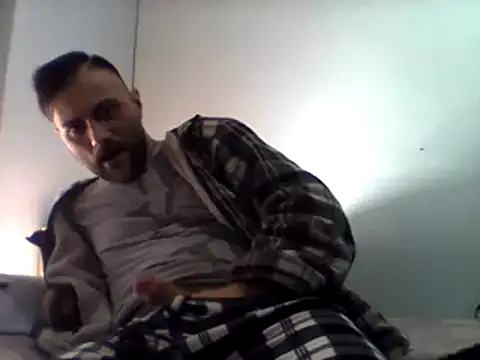 Snapshot of coppiasenzacensura chatting on 03-19-25, 07:29 coppiasenzacensura online show from 03-19-25, 07:29