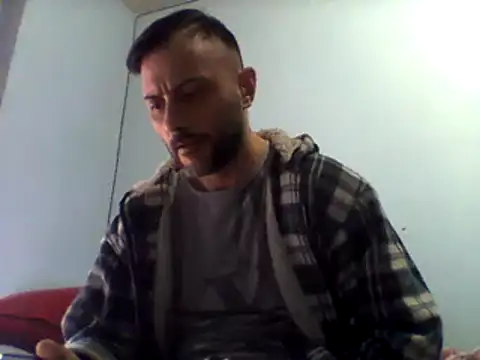 Snapshot of coppiasenzacensura chatting on 03-19-25, 02:35 coppiasenzacensura online show from 03-19-25, 02:35