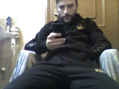 Snapshot of coppiasenzacensura chatting on 02-28-25, 07:15 coppiasenzacensura online show from 02-28-25, 07:15
