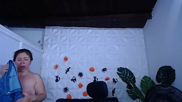 Valentinaa mature online show from 10-02-25, 09:40