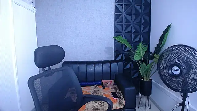 Valentinaa mature online show from 03-25-26, 10:19