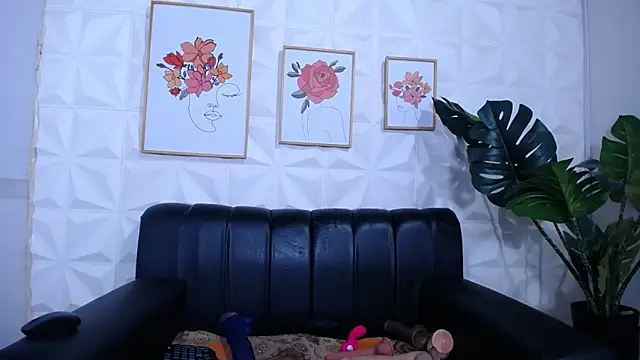 Valentinaa mature online show from 03-24-26, 07:25