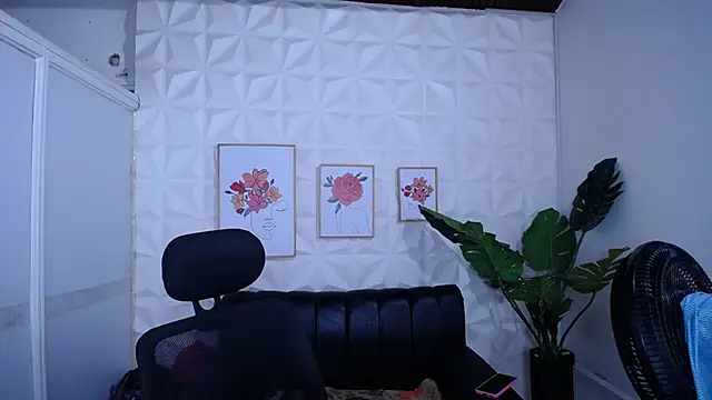 Valentinaa mature online show from 11-26-25, 12:21