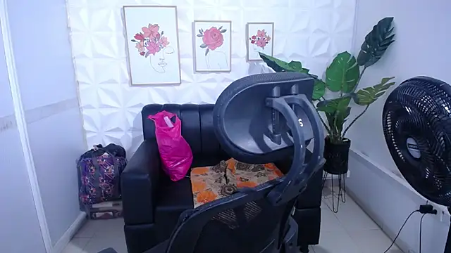 Valentinaa mature online show from 11-30-25, 04:46