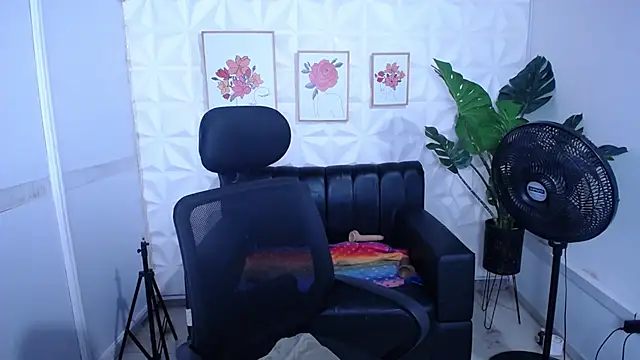 Valentinaa mature online show from 10-28-25, 10:25