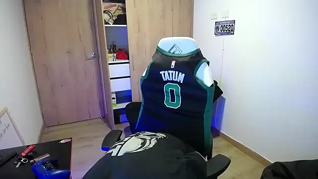 Snapshot of matias_bianco chatting on 09-25-25, 01:33 matias bianco online show from 09-25-25, 01:33