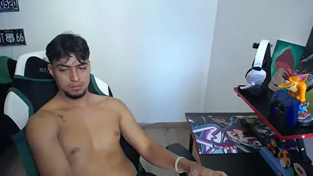 Snapshot of matias_bianco chatting on 11-22-25, 04:28 matias bianco online show from 11-22-25, 04:28