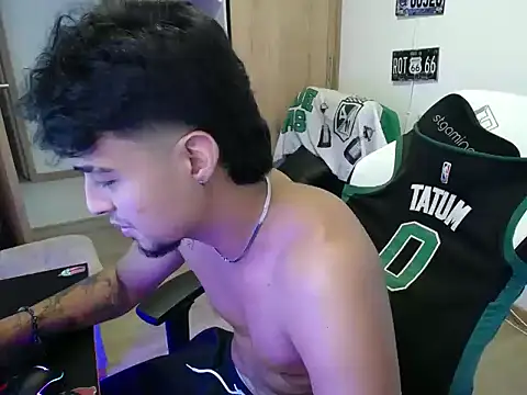 Snapshot of matias_bianco chatting on 11-24-25, 09:26 matias bianco online show from 11-24-25, 09:26