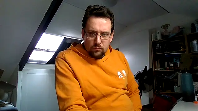 rdewaard81 online show from 12-05-25, 09:41