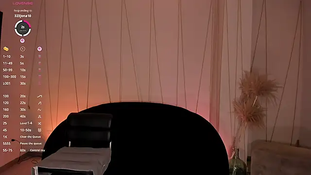 LizzHamilton   online show from 11-23-25, 05:12