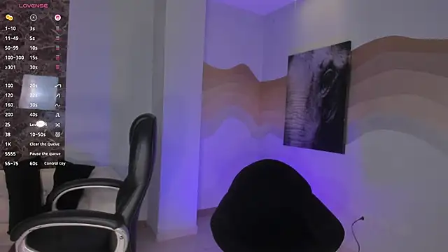 LizzHamilton   online show from 02-12-26, 09:03