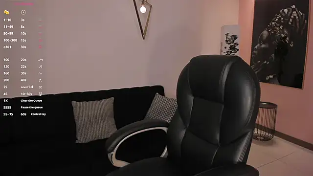 LizzHamilton   online show from 02-23-26, 08:53