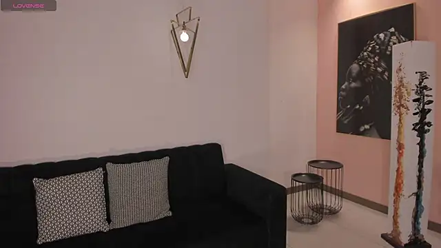 LizzHamilton   online show from 01-15-26, 07:39