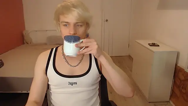 Oliver sweet  online show from 02-13-26, 12:43