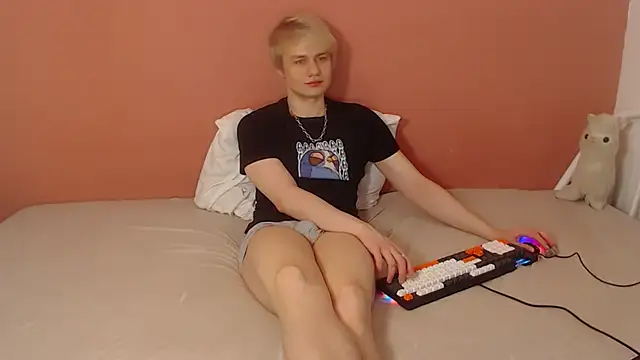 Oliver sweet  online show from 04-12-26, 01:09