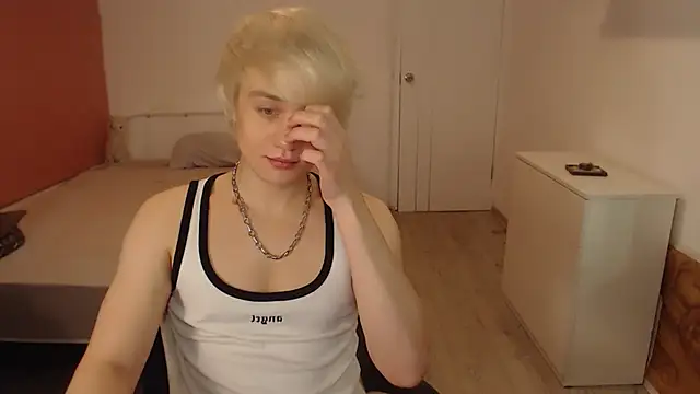 Oliver sweet  online show from 02-16-26, 01:26