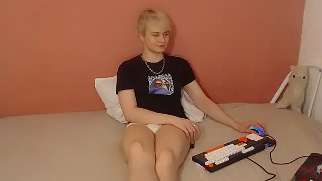 Oliver sweet  online show from 03-12-26, 12:49