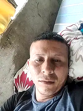 Snapshot of Somospareja1987 chatting on 10-21-25, 06:51 Somospareja1987 online show from 10-21-25, 06:51