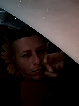 Snapshot of Somospareja1987 chatting on 10-19-25, 11:57 Somospareja1987 online show from 10-19-25, 11:57