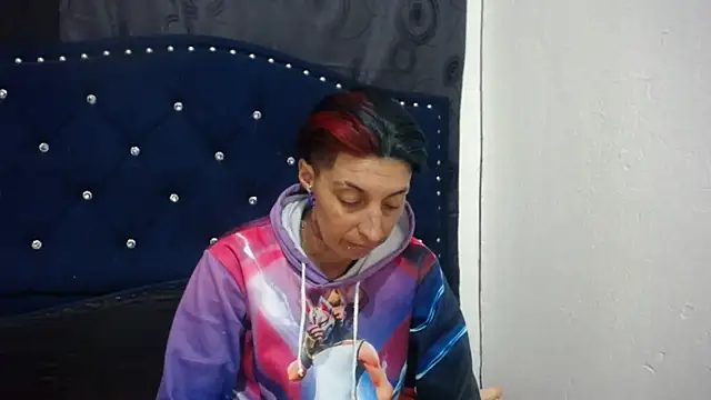 Snapshot of anyu1306 chatting on 02-12-25, 04:44 anyu1306 online show from 02-12-25, 04:44