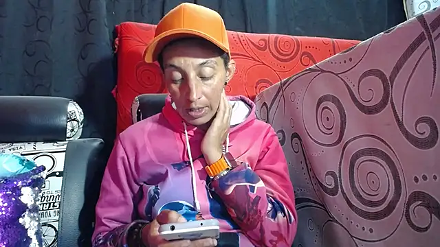 Snapshot of anyu1306 chatting on 09-18-25, 07:39 anyu1306 online show from 09-18-25, 07:39