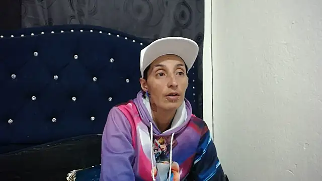 Snapshot of anyu1306 chatting on 03-01-25, 02:26 anyu1306 online show from 03-01-25, 02:26