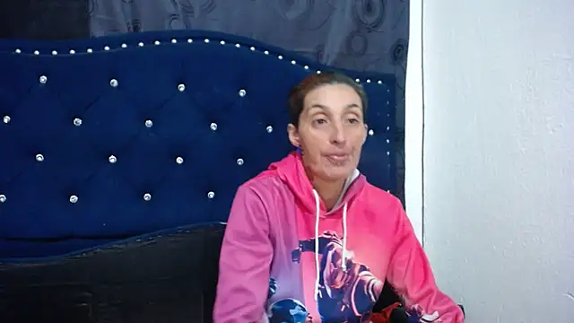 Snapshot of anyu1306 chatting on 03-08-25, 08:44 anyu1306 online show from 03-08-25, 08:44