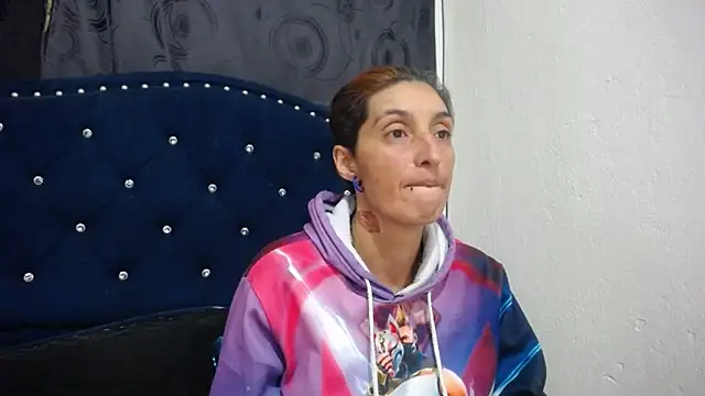 Snapshot of anyu1306 chatting on 03-13-25, 01:54 anyu1306 online show from 03-13-25, 01:54