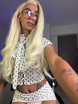 Miss sagitario online show from 05-17-26, 11:54