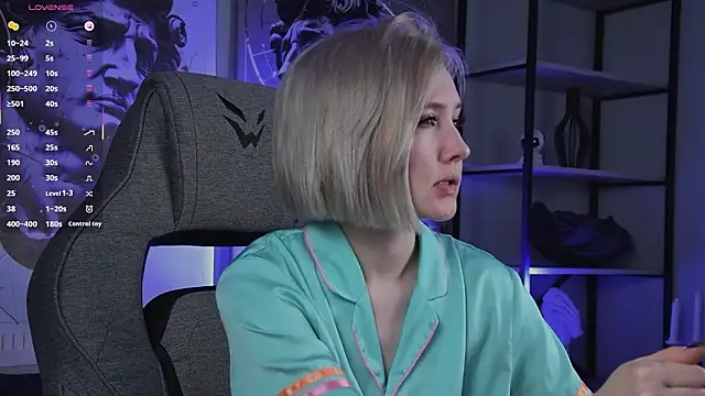 ReiYosimoto online show from 02-22-26, 05:47