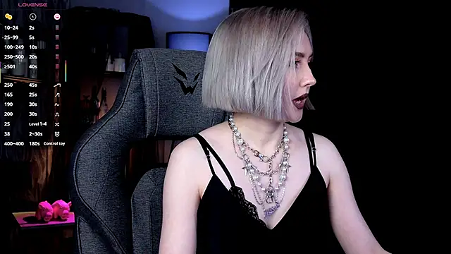 ReiYosimoto online show from 02-02-26, 07:24