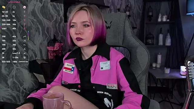 ReiYosimoto online show from 04-18-26, 01:13